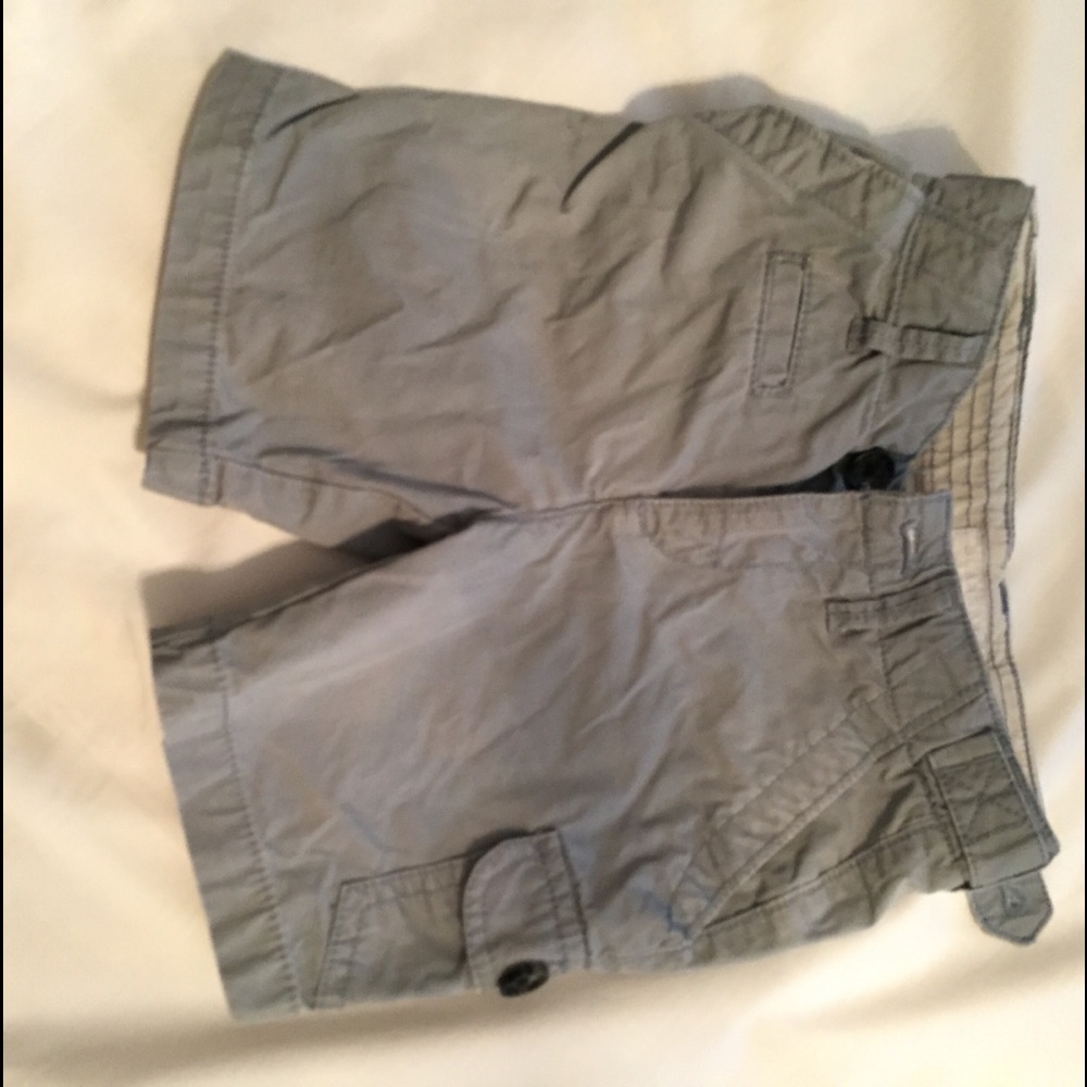 Burberry boys slate gray 3T shorts